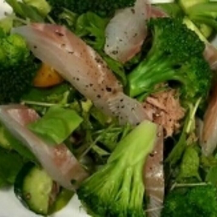 ブロッコリーと鯛のサラダ
